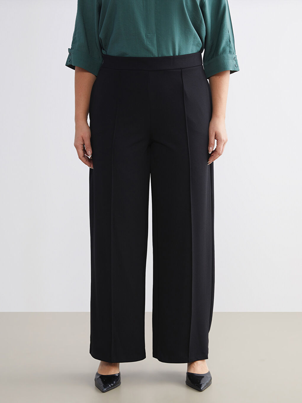 Siyah Büyük Beden Standart Fit Geniş Paça Kadın Pantolon-6