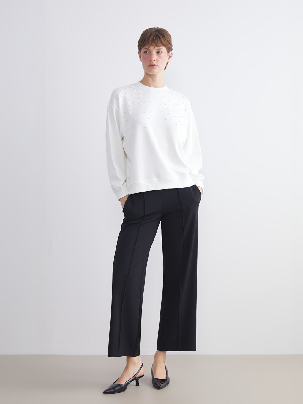 Siyah Büyük Beden Standart Fit Geniş Paça Kadın Pantolon