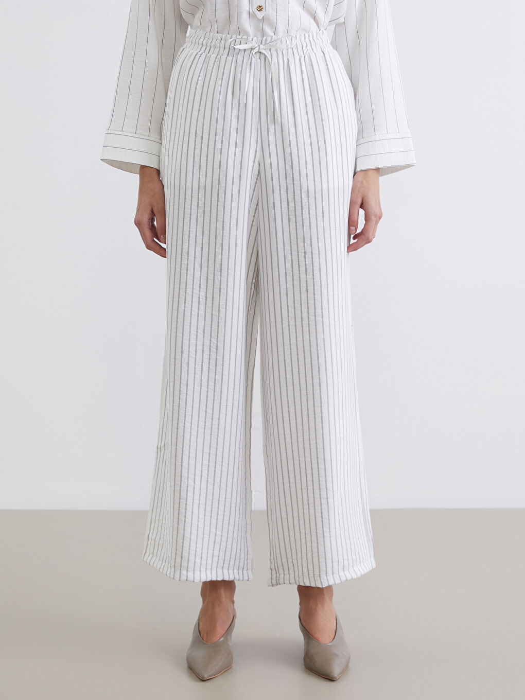 Siyah Beli Lastikli Çizgili Kadın Pantolon-2