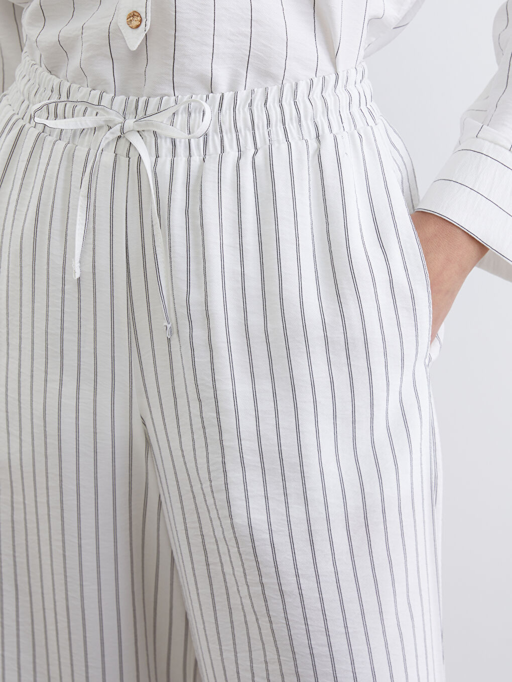 Siyah Beli Lastikli Çizgili Kadın Pantolon-3