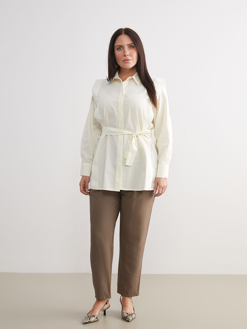 High Waist Carrot Fit Women's Pleated Trousers-1