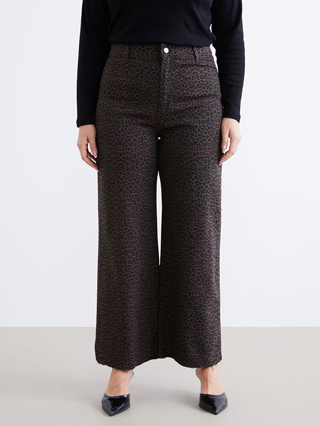 Leopard Print Wideleg Women's Jeans-5