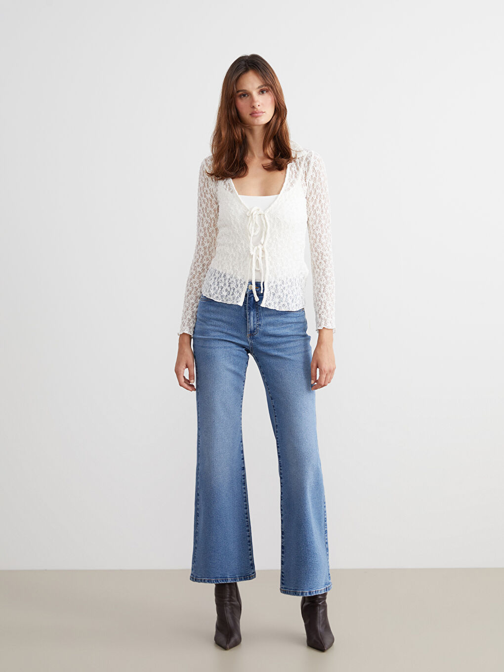 Ekru Bağlamalı Yaka Dantelli Kadın Hırka-1