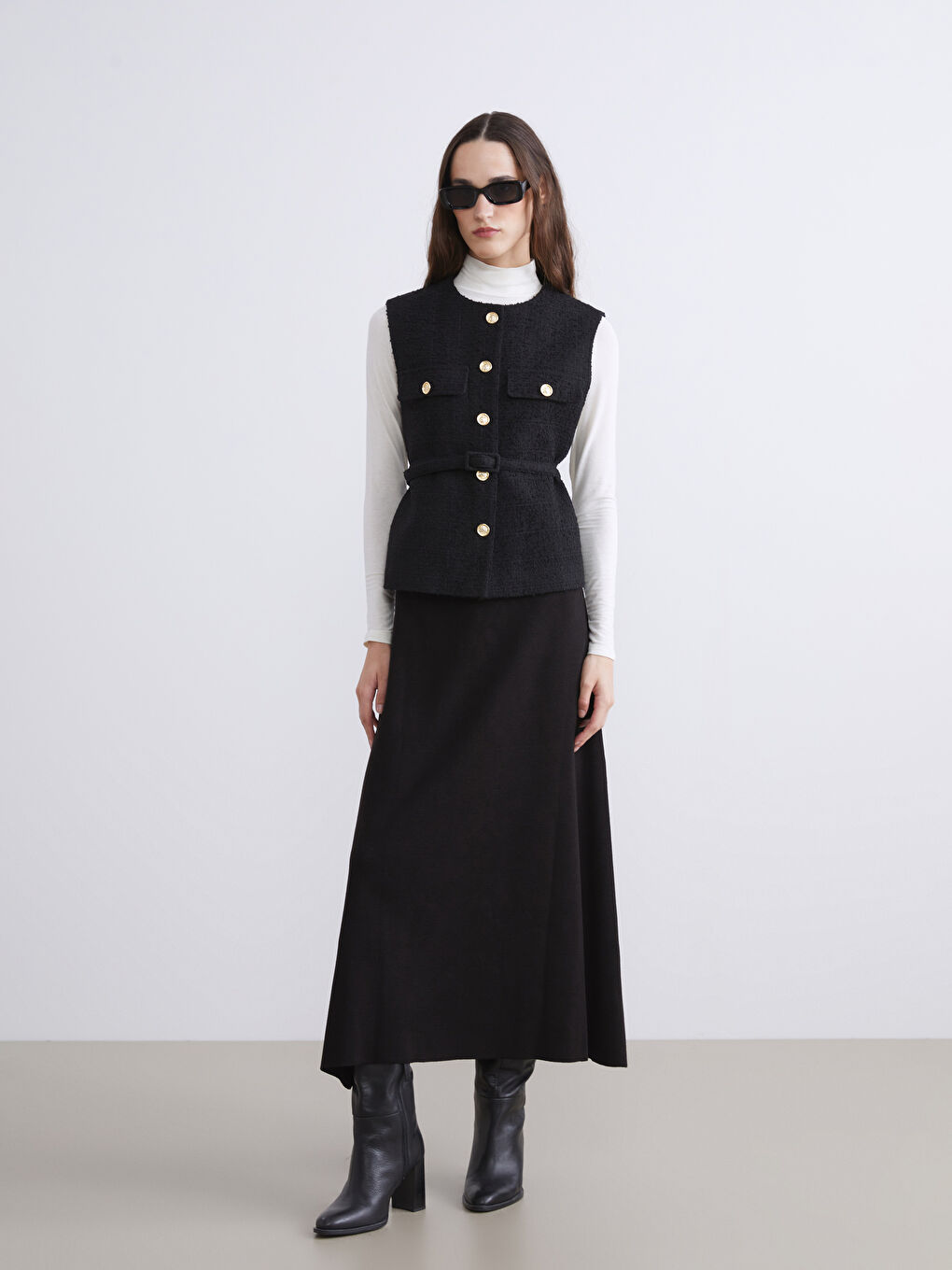 Siyah Bisiklet Yaka Kadın Tüvit Yelek-1