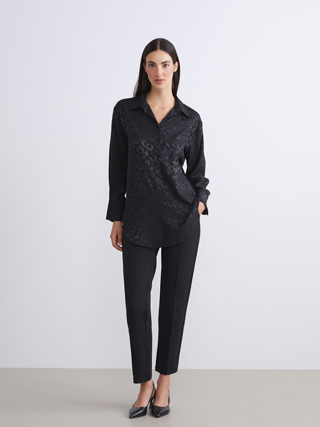 Siyah Leopar Desenli Saten Kadın Gömlek Tunik-1