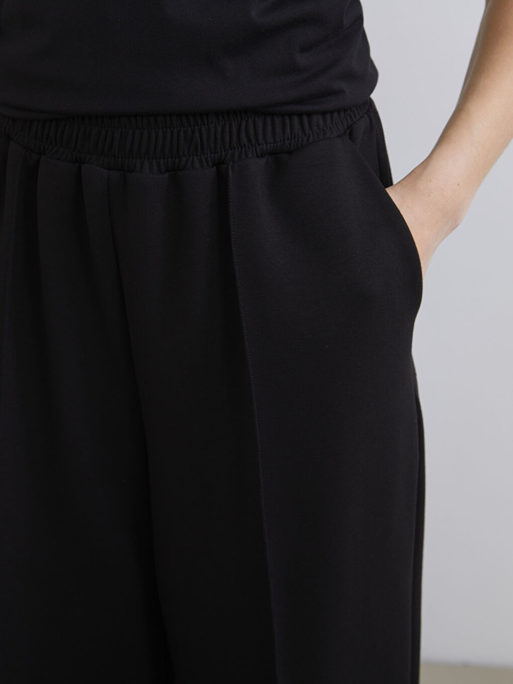 Siyah Beli Lastikli Soft Touch Kadın Eşofman Altı-3