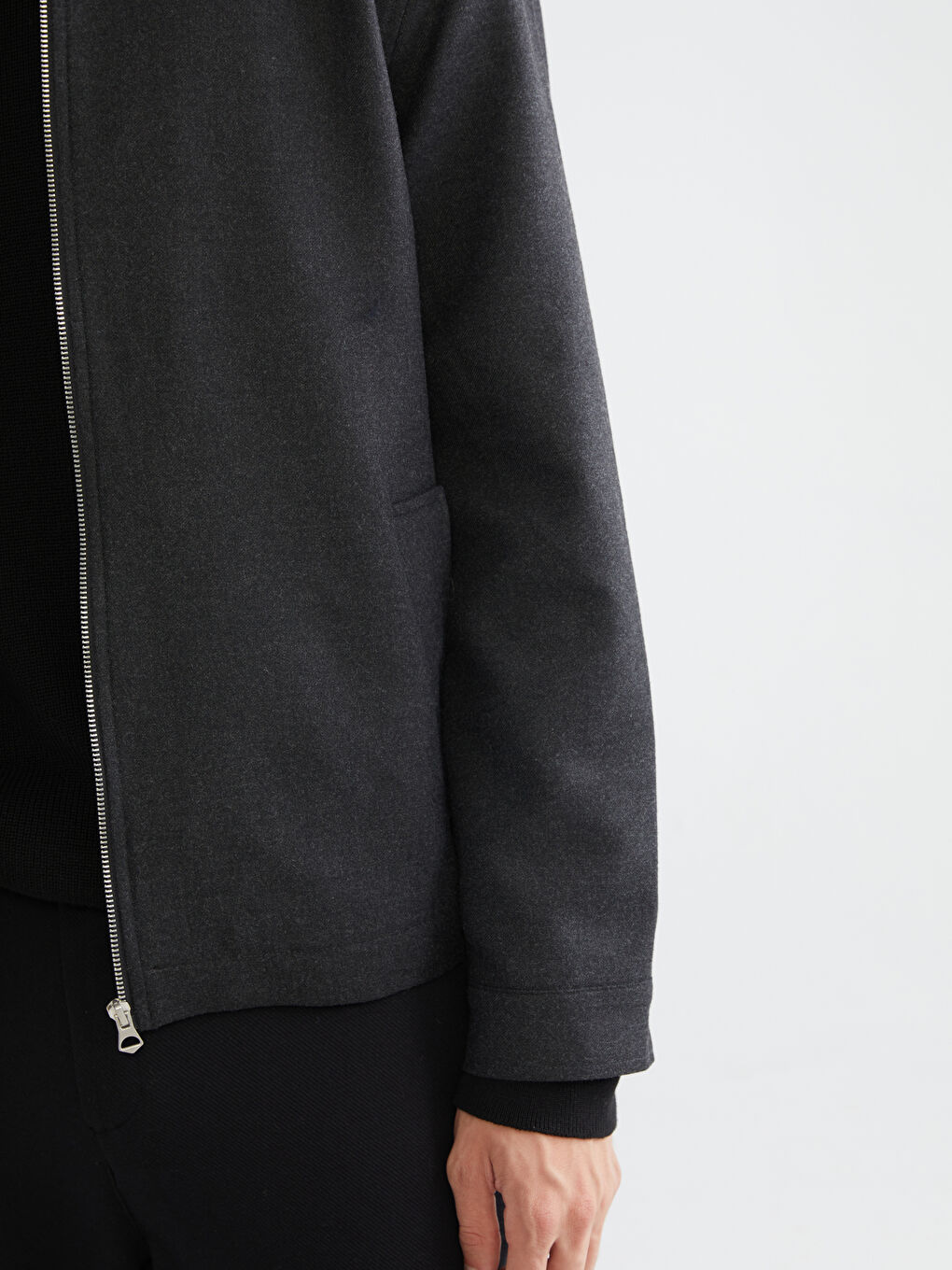 Antrasit Dik Yaka Uzun Kollu Erkek Mont-2