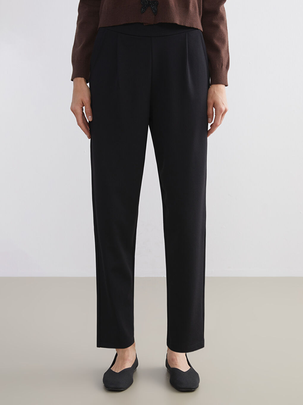 Siyah Beli Lastikli Havuç Kesim Kadın Pantolon-2