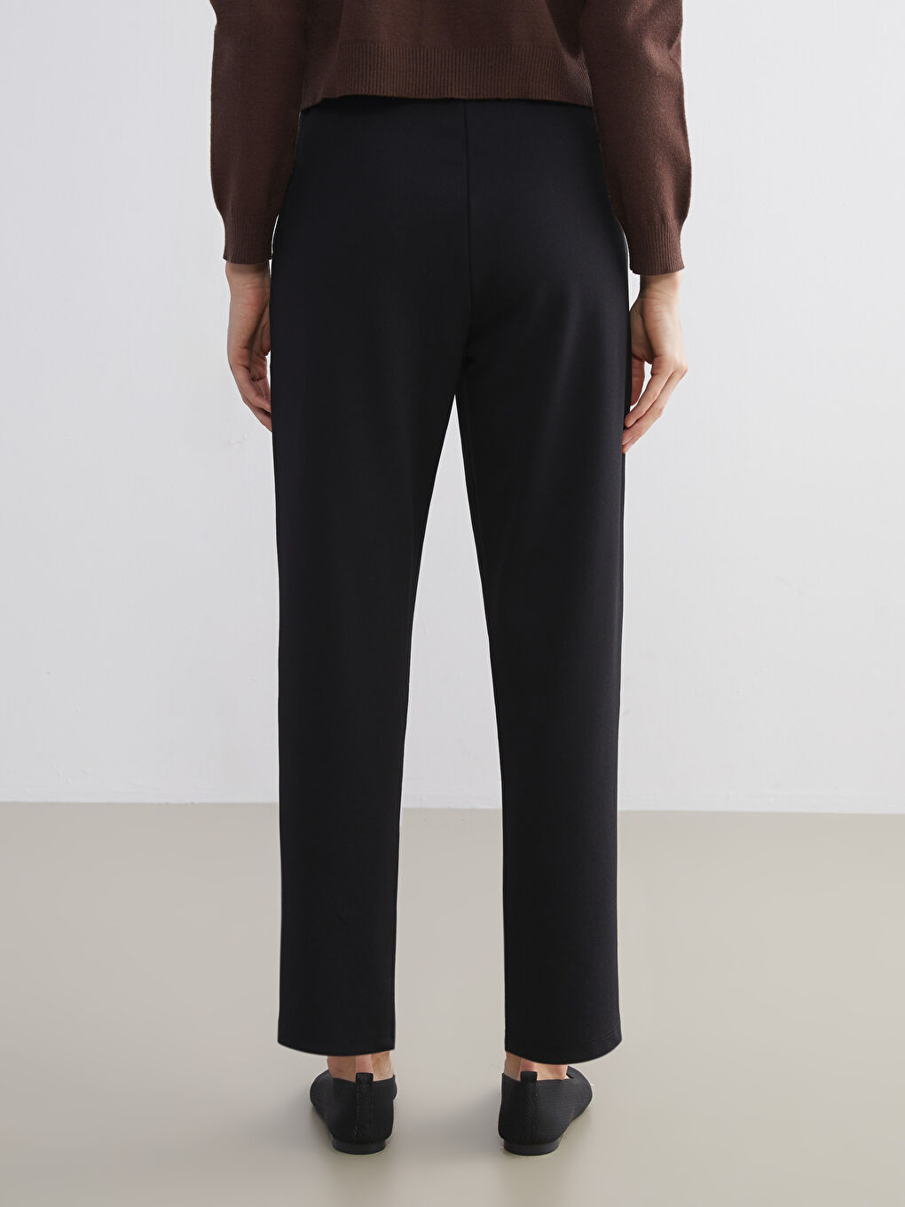 Siyah Beli Lastikli Havuç Kesim Kadın Pantolon-4