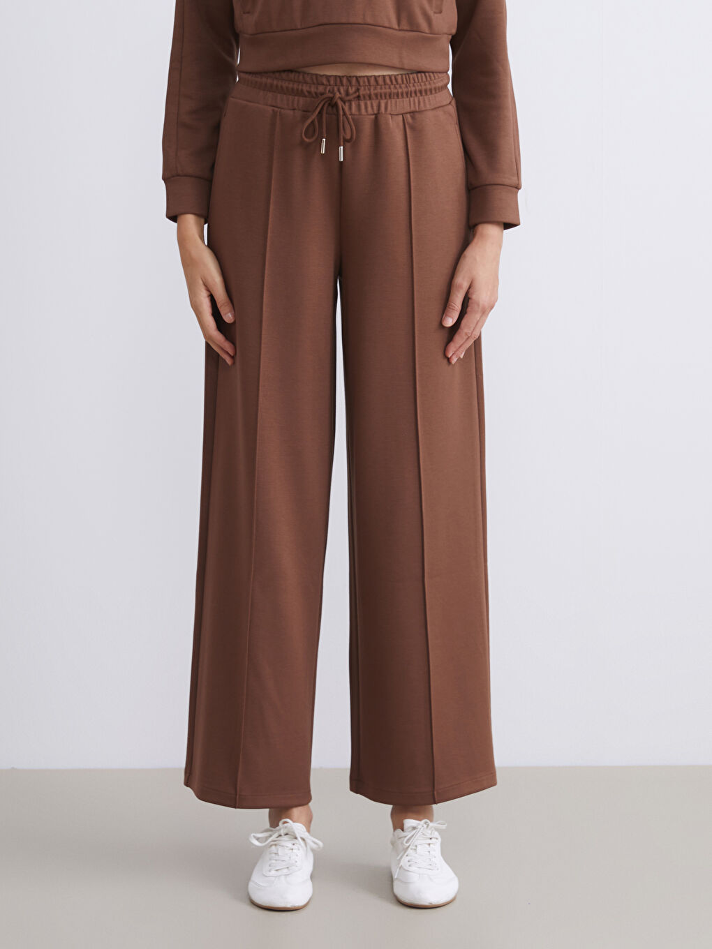 Women's Sweatpants with Elastic Waist-1