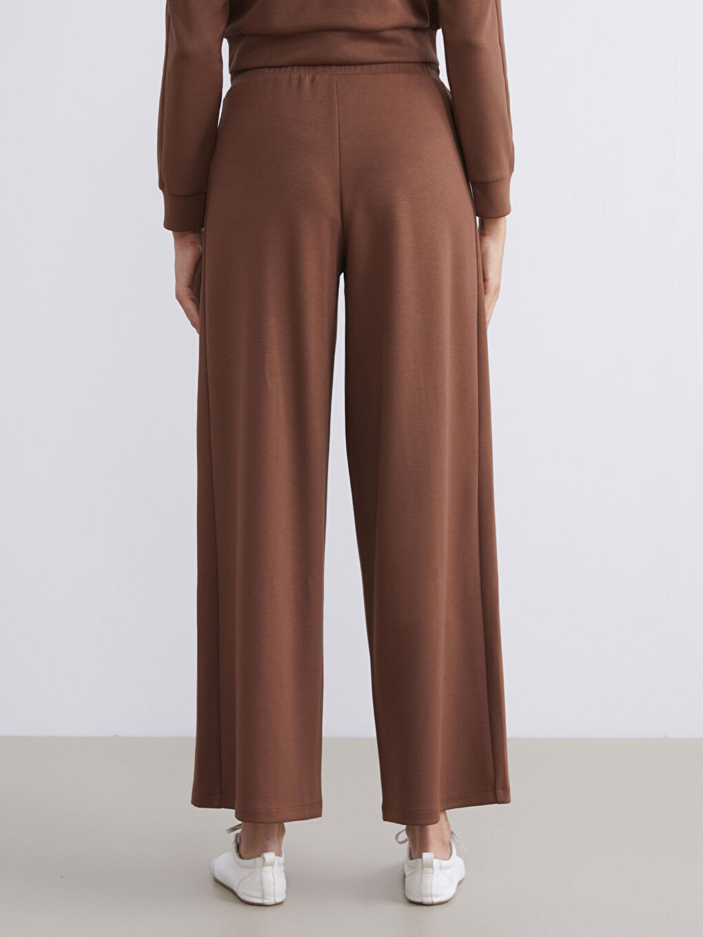 Women's Sweatpants with Elastic Waist-3