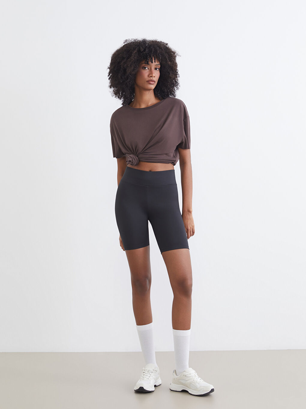 Kahverengi Bisiklet Yaka Modal Karışımlı Kadın Spor Tişört-1