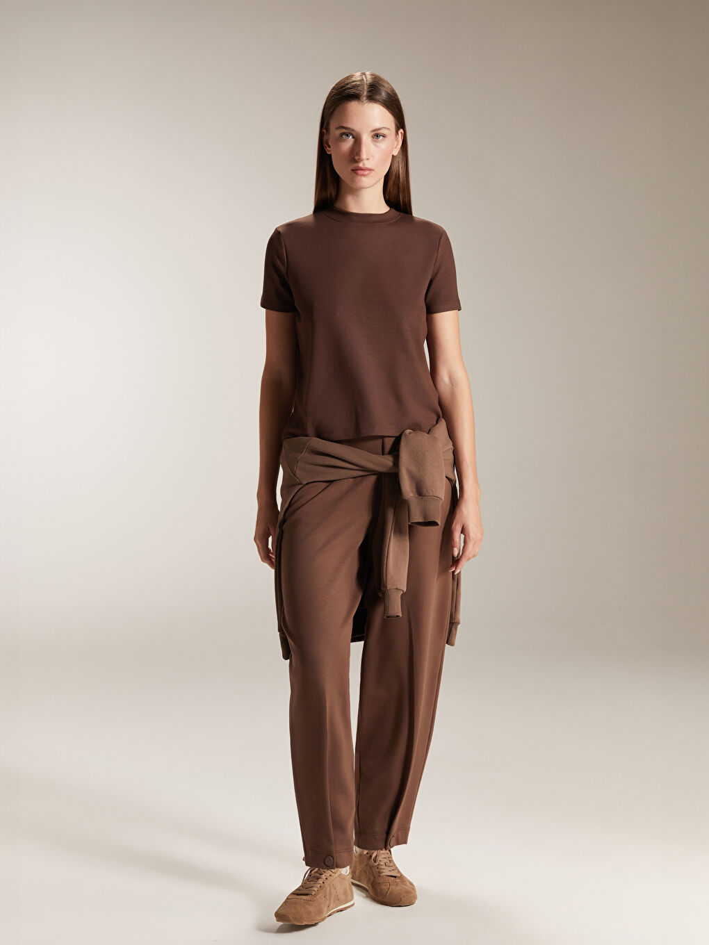 Kahverengi Bisiklet Yaka Kadın Tişört-1