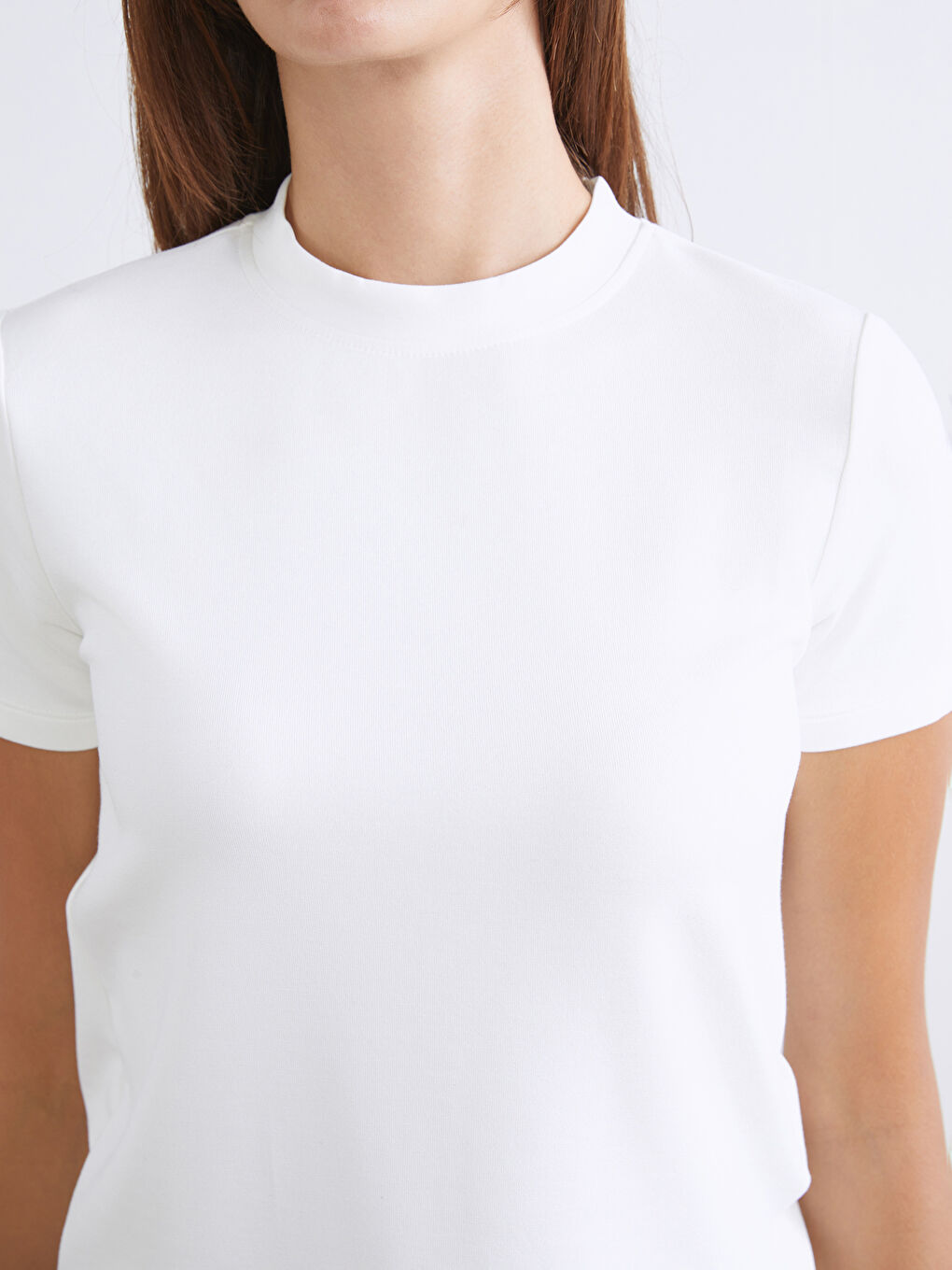 Ekru Bisiklet Yaka Kadın Tişört-2