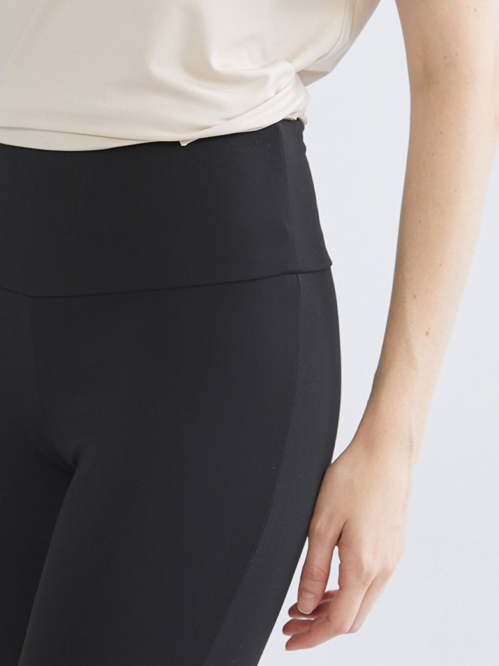 Siyah İspanyol Paça Toparlayıcı Kadın Tayt Pantolon-3