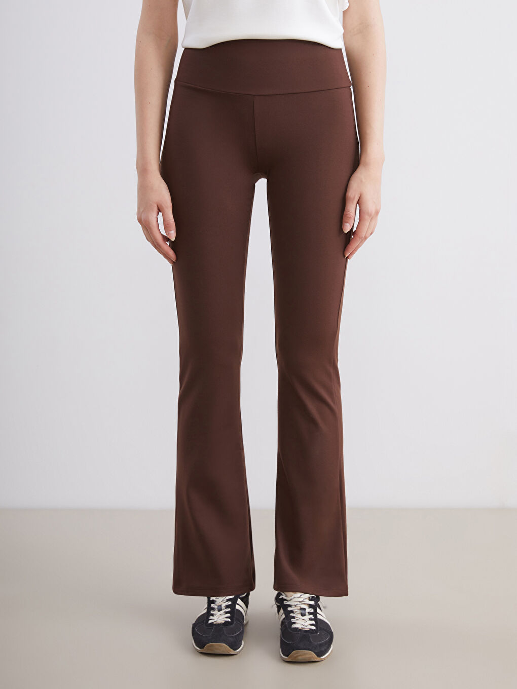 Kahverengi İspanyol Paça Toparlayıcı Kadın Tayt Pantolon-1