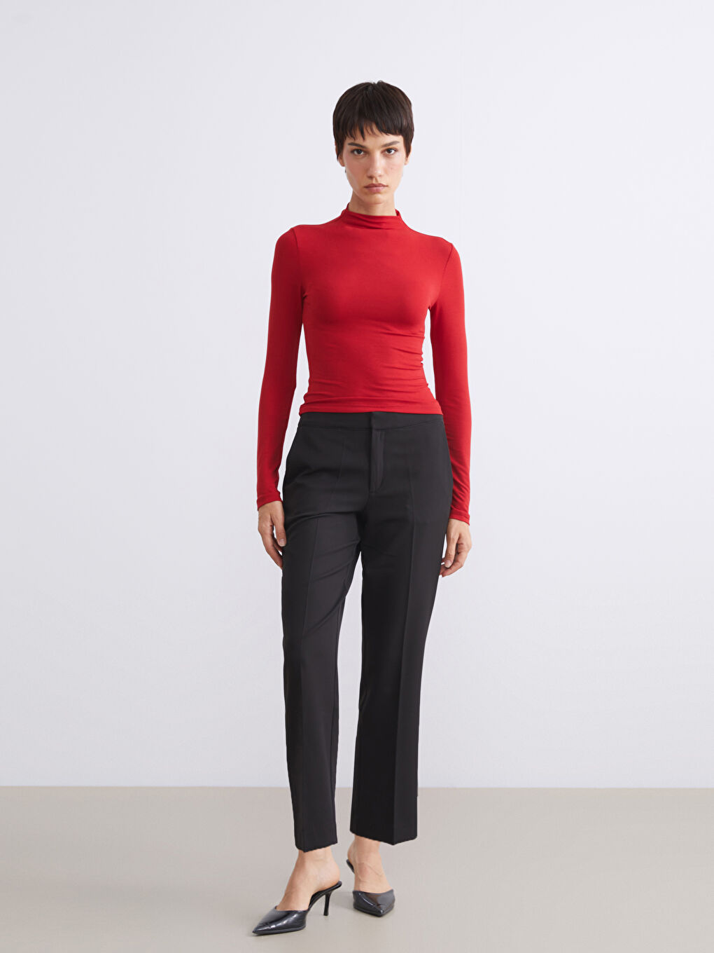 Žena CRVENA Tijelo-1