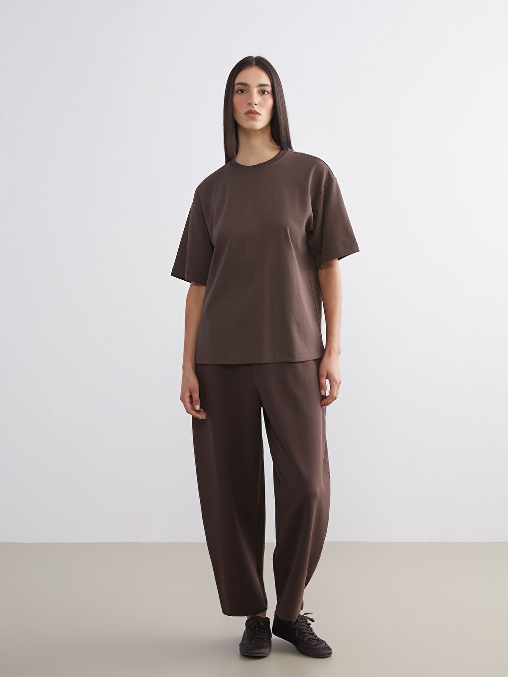 Футболка оверсайз с круглым вырезом для женщин-1