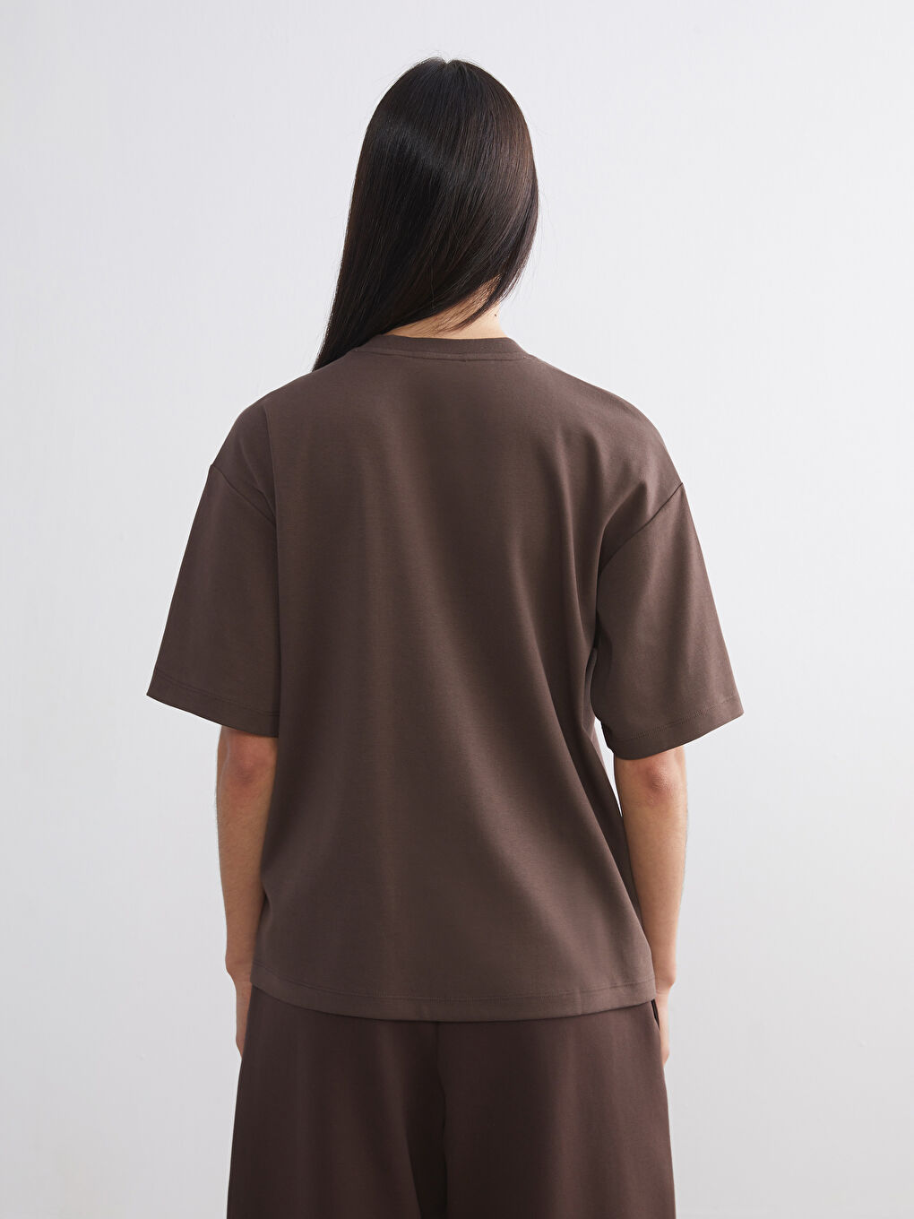 Футболка оверсайз с круглым вырезом для женщин-3