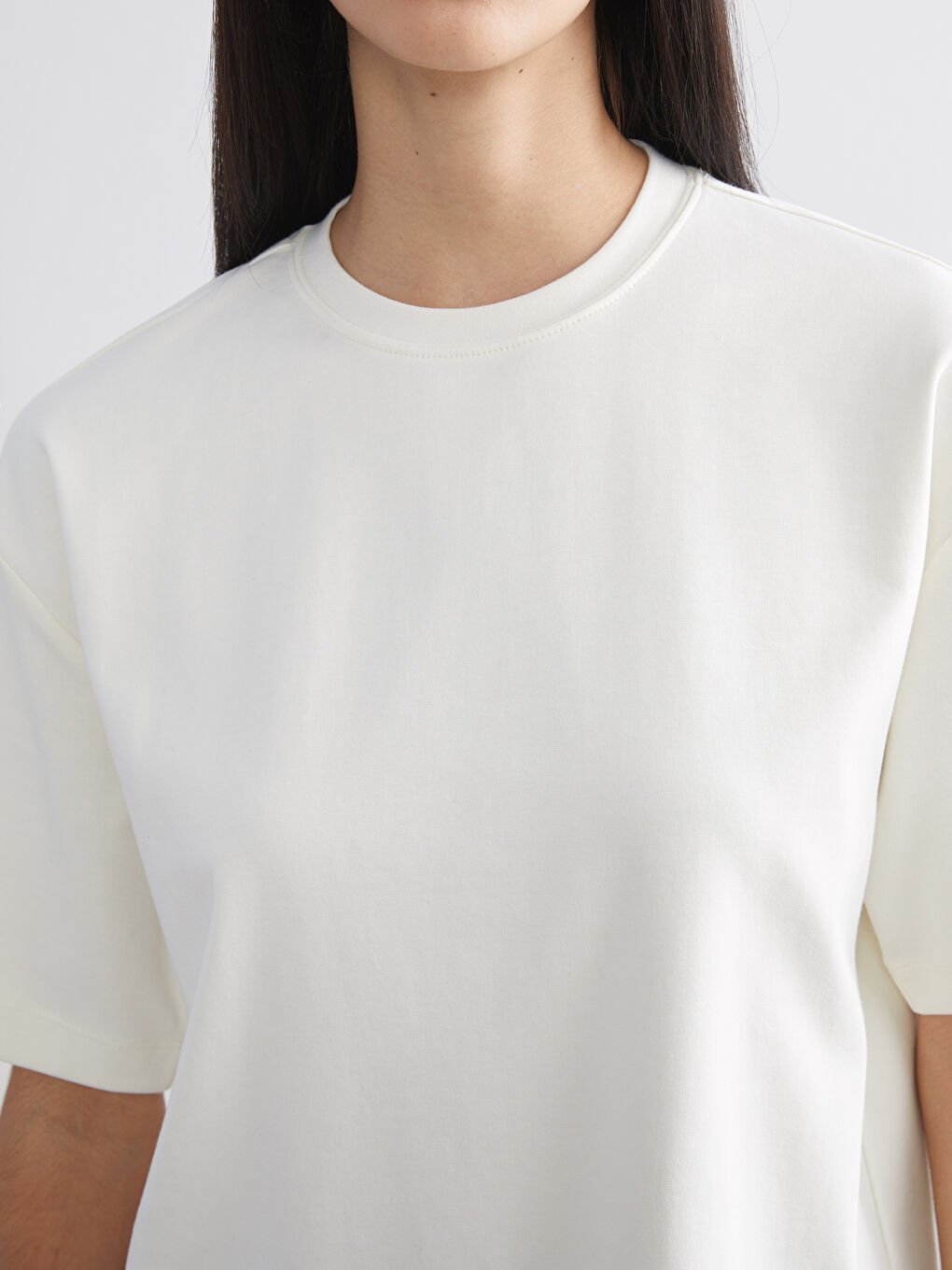 әйелдерге арналған оверсайз дөңгелек жағалы футболка-2