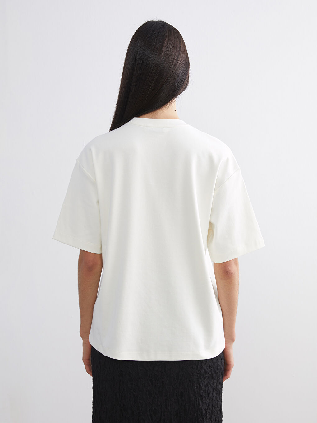 әйелдерге арналған оверсайз дөңгелек жағалы футболка-3