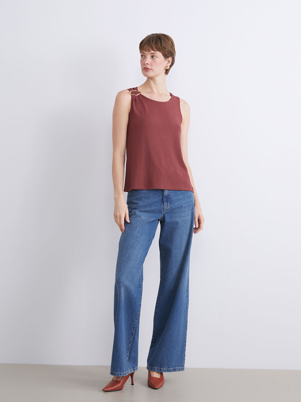 LCWAIKIKI Classic Crew Neck Textured Blouse -W5JO23Z8-H8U