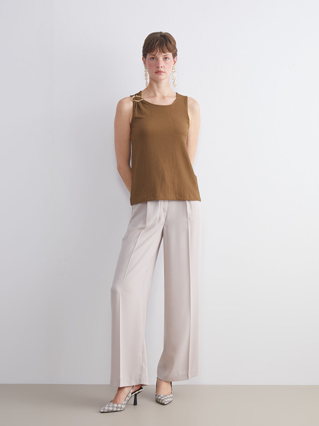 LCWAIKIKI Classic Crew Neck Textured Blouse -W5JO23Z8-HAH