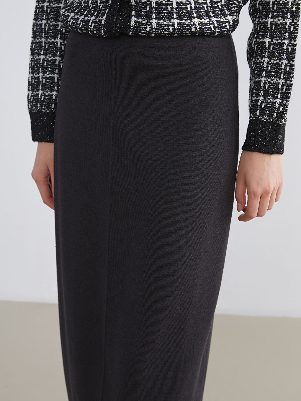 Antrasit Beli Lastikli Triko Etek-4