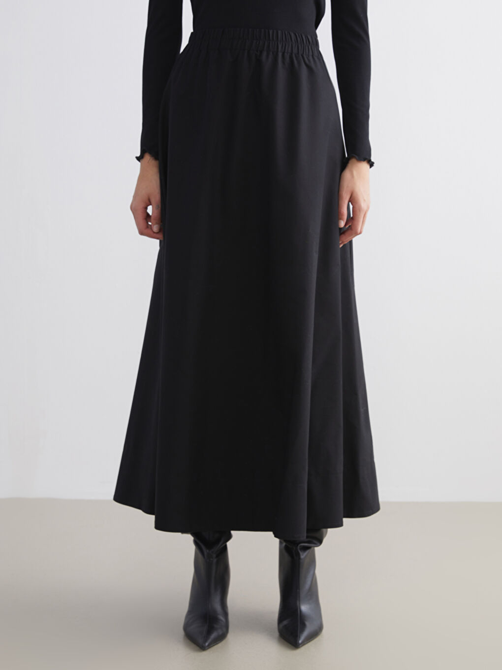 Siyah Beli Lastikli Kloş Etek-1