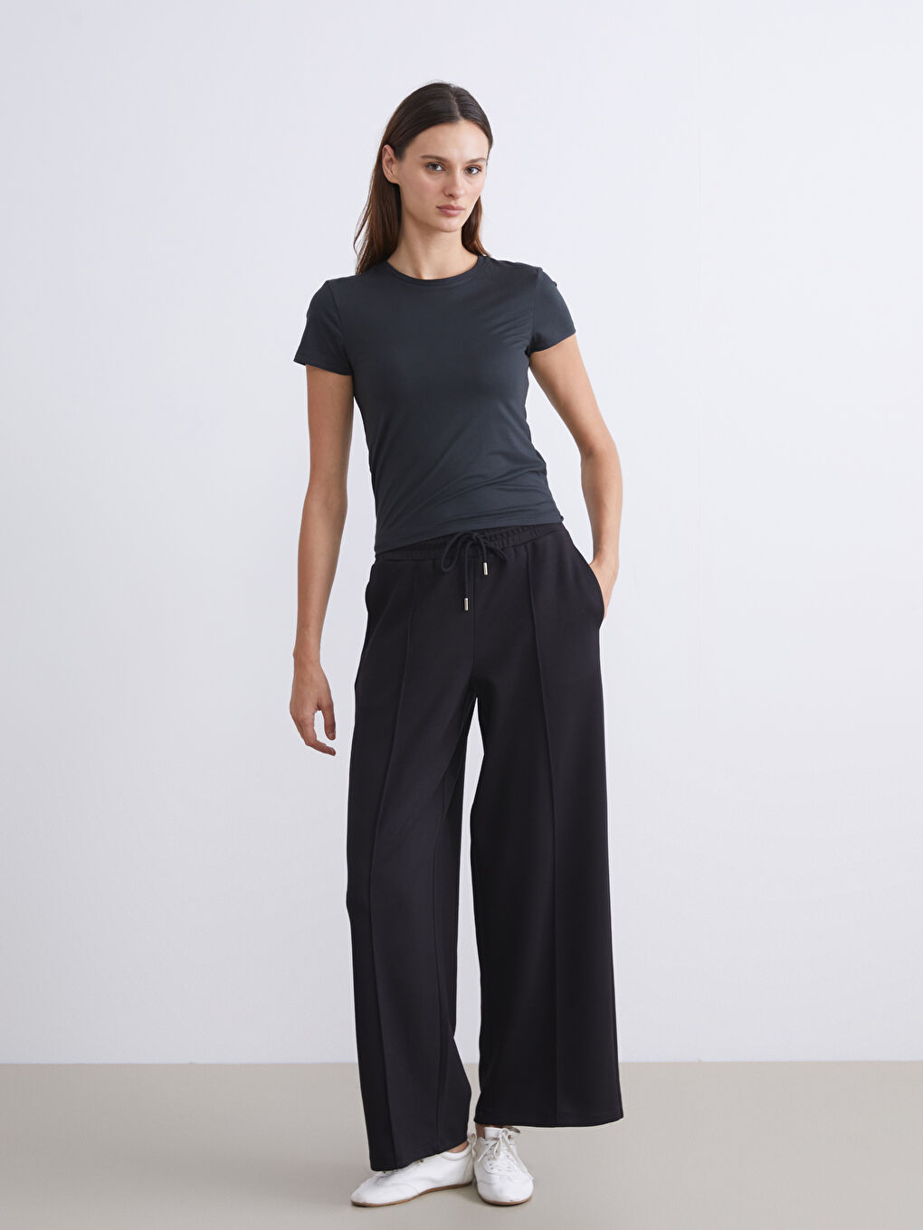 Siyah Bisiklet Yaka Soft Touch Kadın Spor Tişört-1