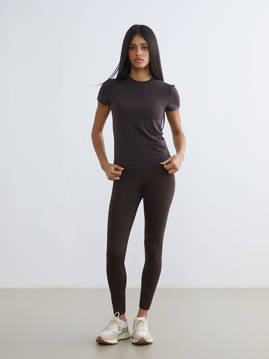 Kahverengi Bisiklet Yaka Soft Touch Kadın Spor Tişört-1