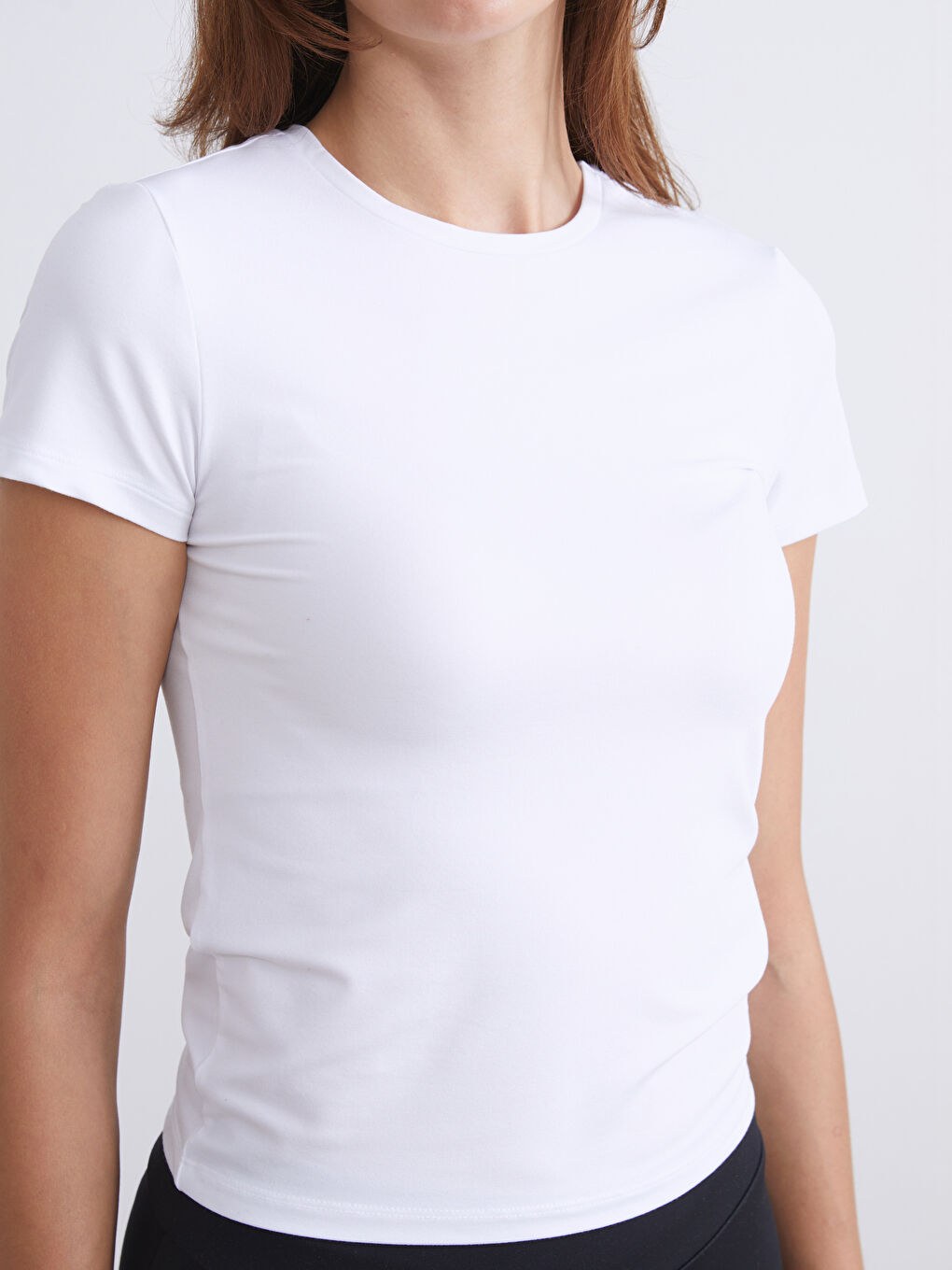 Beyaz Bisiklet Yaka Soft Touch Kadın Spor Tişört-2