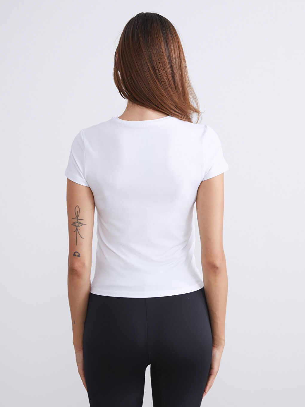 Beyaz Bisiklet Yaka Soft Touch Kadın Spor Tişört-3