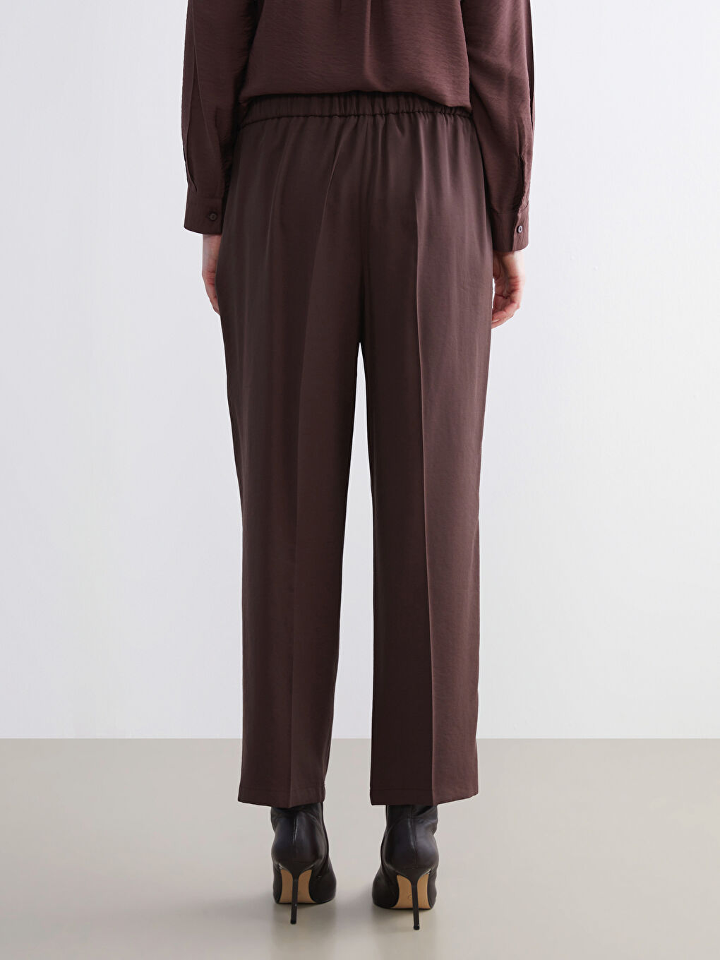 Kahverengi Beli Lastikli Kadın Pantolon-3