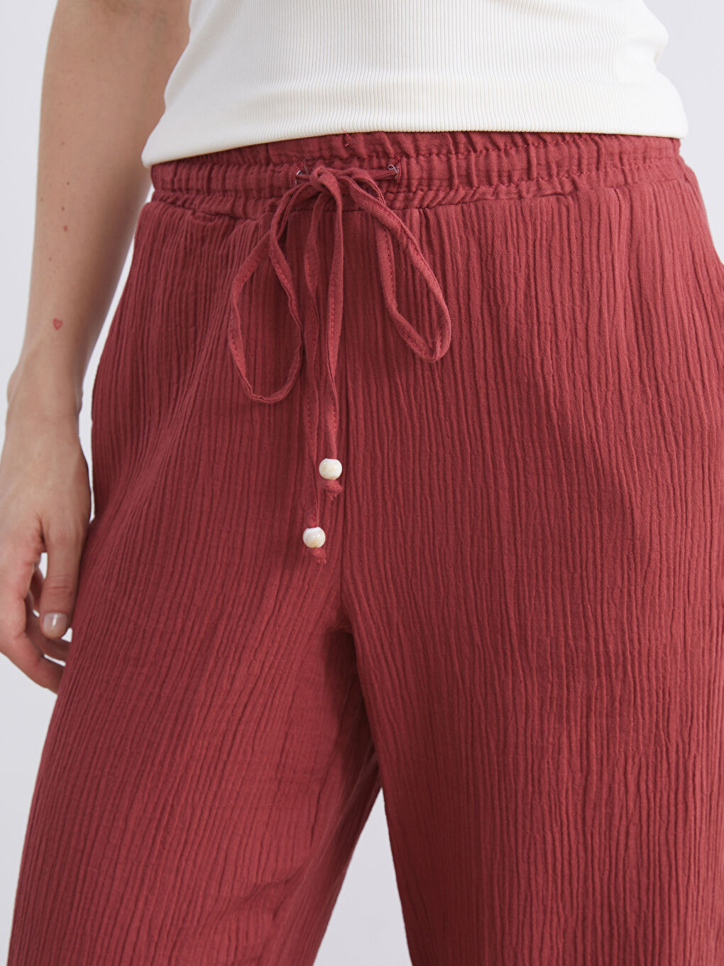 LCWAIKIKI Classic Elastic Waist Textured Muslin Women's Trousers -W5JO53Z8-HPZ