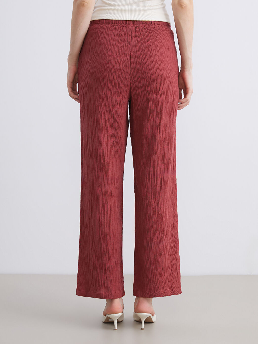 LCWAIKIKI Classic Elastic Waist Textured Muslin Women's Trousers -W5JO53Z8-HPZ