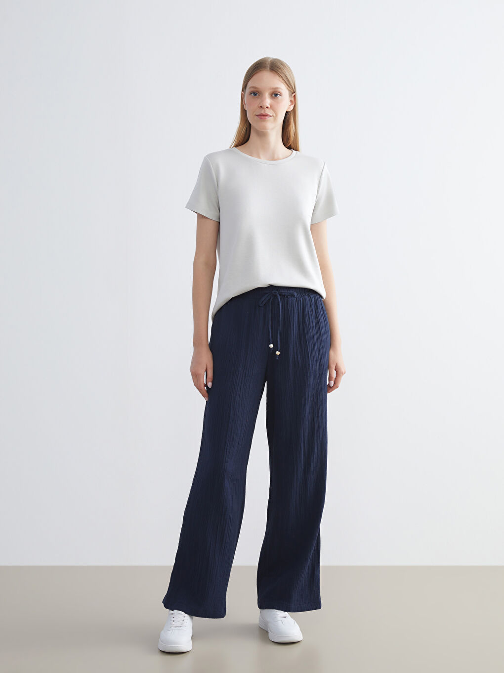 LCWAIKIKI Classic Elastic Waist Textured Muslin Women's Trousers -W5JO53Z8-HRC