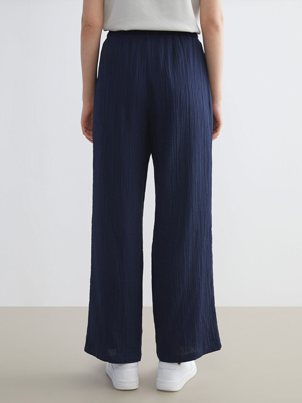 LCWAIKIKI Classic Elastic Waist Textured Muslin Women's Trousers -W5JO53Z8-HRC