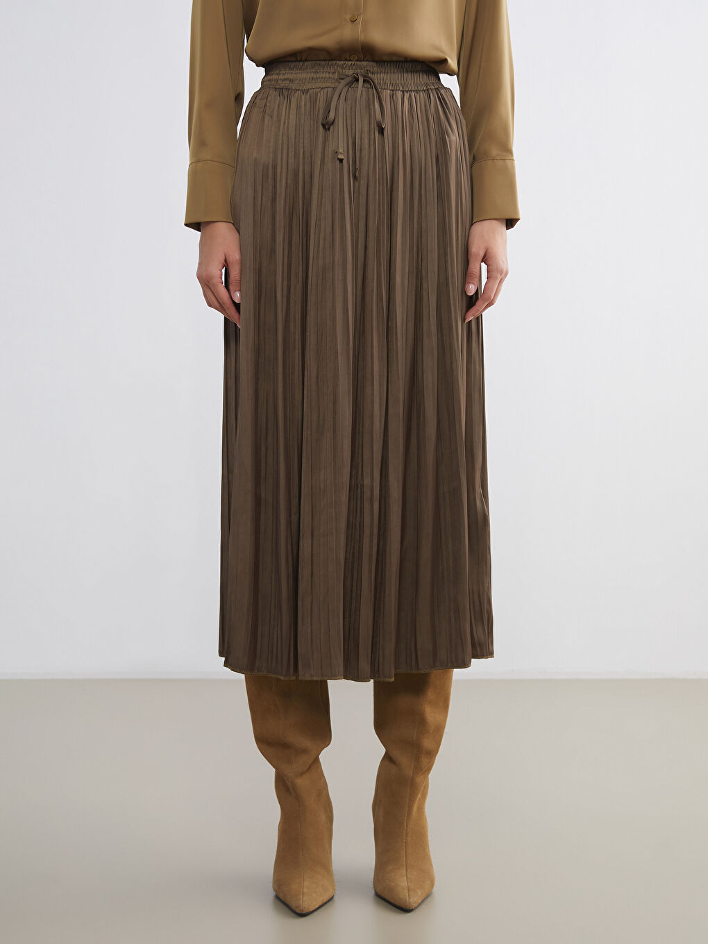 Elasticated Waist Satin Women's Pleated Skirt-2