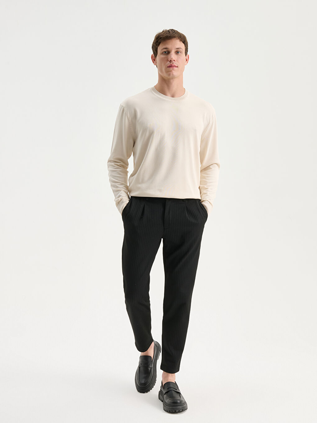 Ерлерге арналған трикотаж ұзын жеңді дөңгелек жағалы жемпір-1