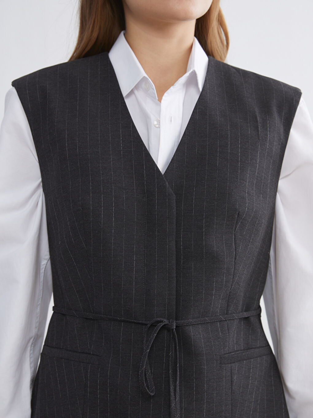 Gri V Yaka Çizgili Kadın Klasik Yelek-5