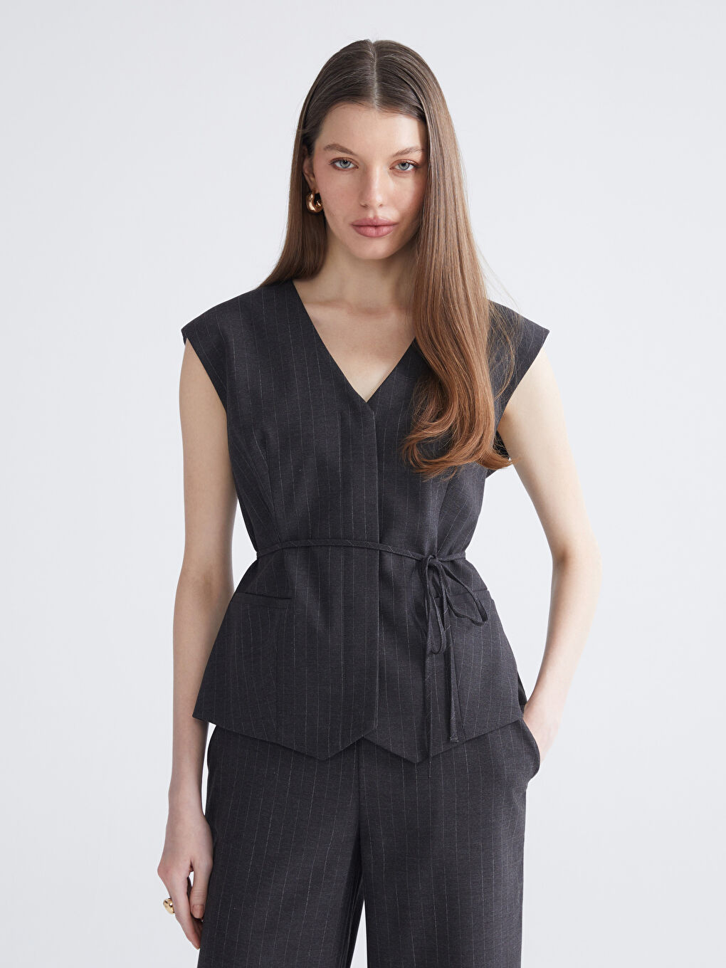 Gri V Yaka Çizgili Kadın Klasik Yelek-1