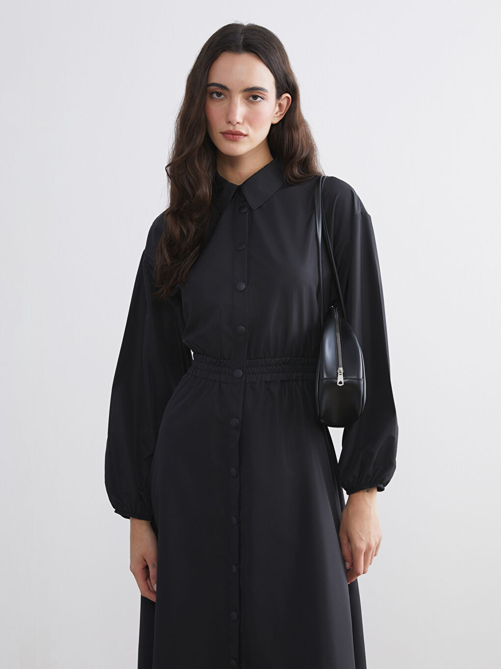 Siyah Balon Kollu Belden Oturtmalı Gömlek Elbise-1