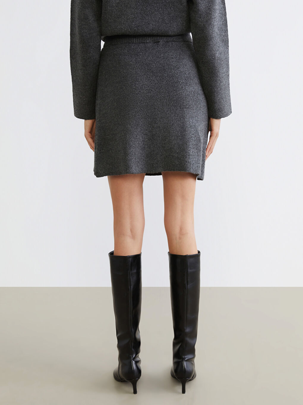 Antrasit Beli Lastikli Triko Mini Etek-3