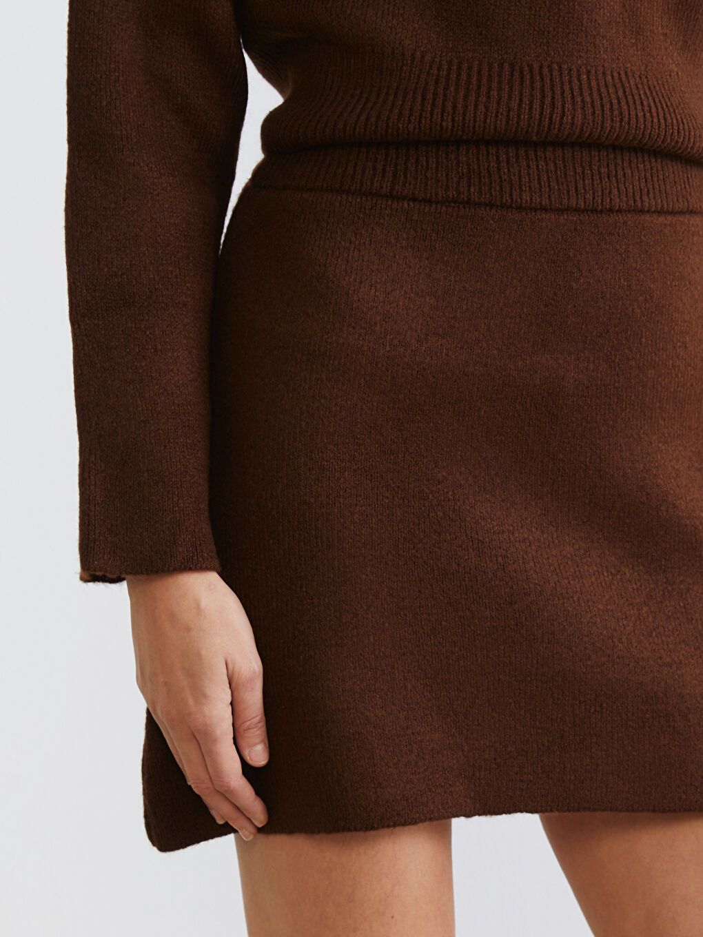 Kahverengi Beli Lastikli Triko Mini Etek-2