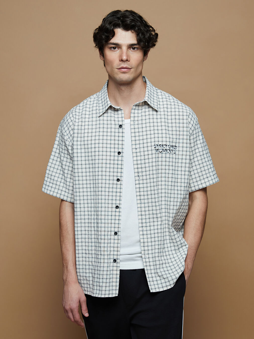 Bej Rahat Kalıp Kısa Kollu Ekose Erkek Gömlek