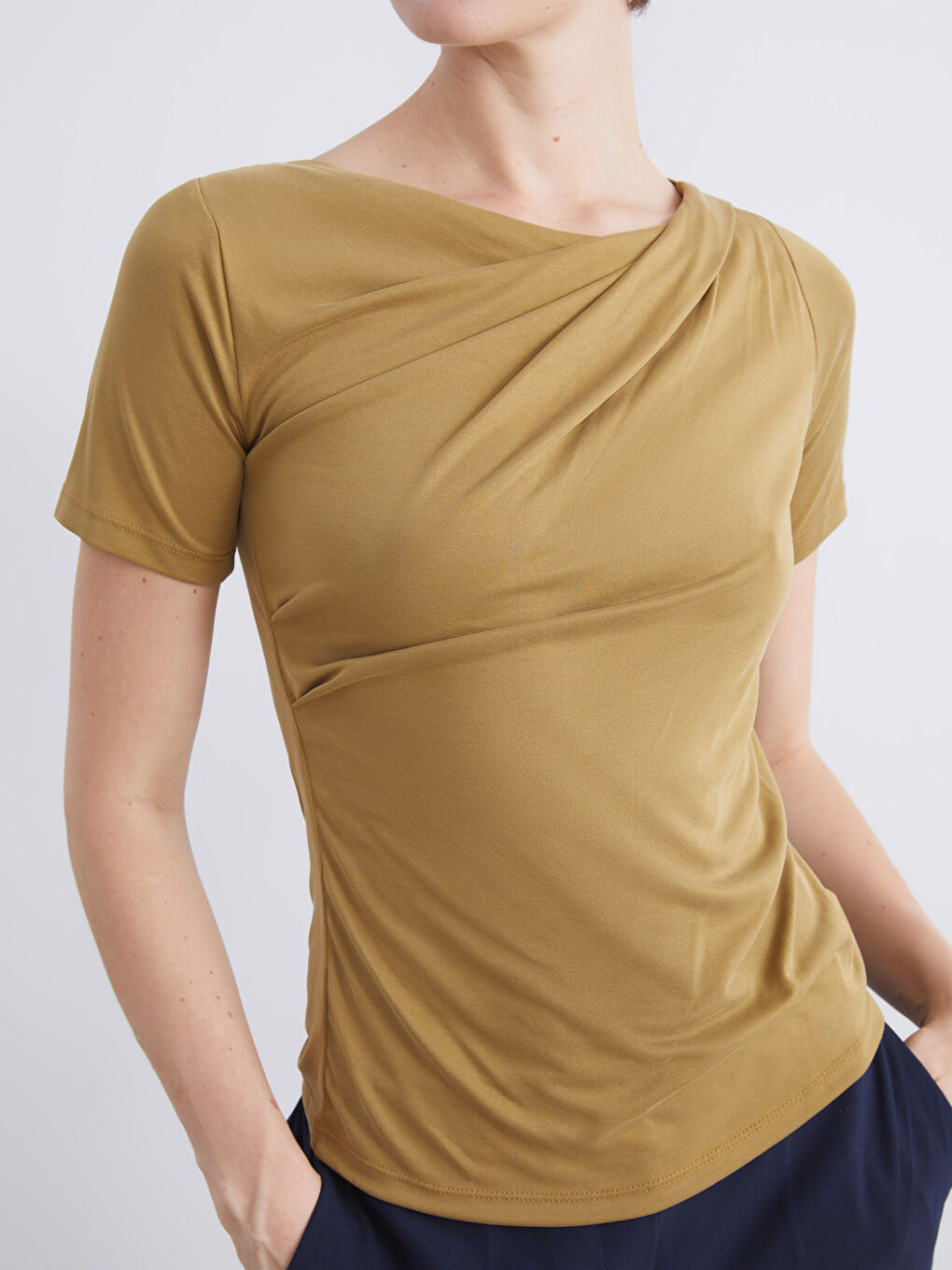 Sarı Bisiklet Yaka Büzgülü Modal Karışımlı Bluz-2