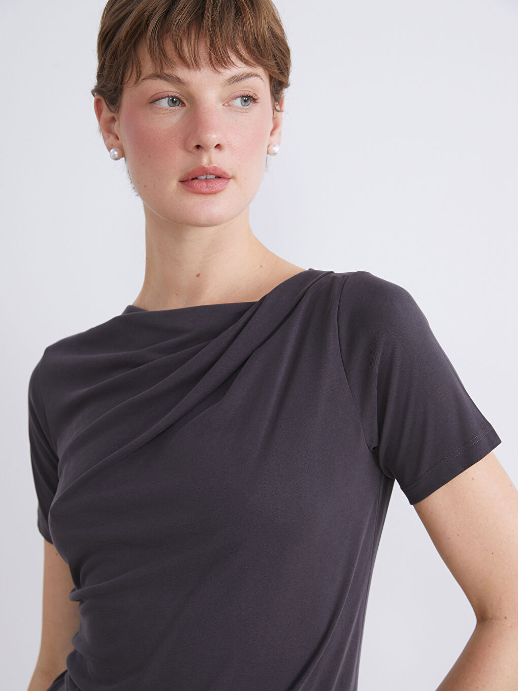 Siyah Bisiklet Yaka Büzgülü Modal Karışımlı Bluz