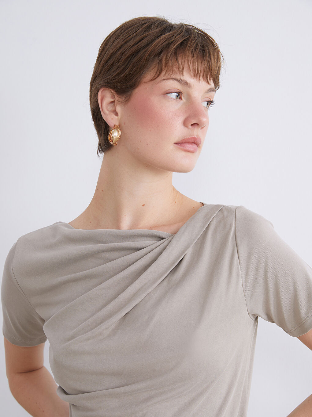 Gri Bisiklet Yaka Büzgülü Modal Karışımlı Bluz