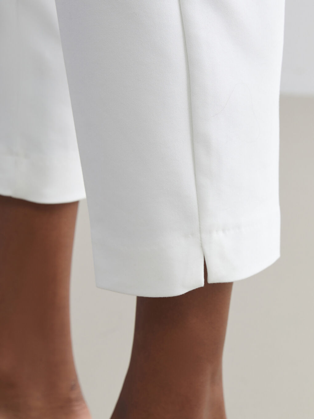 Belted High Waisted Carrot Fit Women's Trousers-3